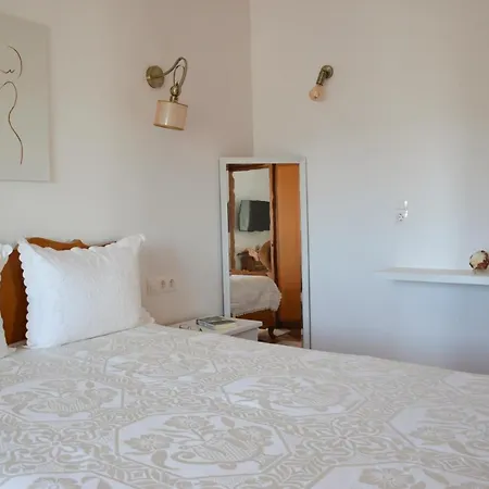 Apartment Rhyolite Triovasalos